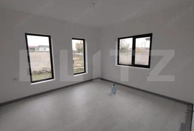 Casă cu 3 camere cu Teren 400 Mp în Cernele - 5