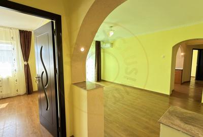 Apartament cu 3 camere semidecomandat în Carei - 6
