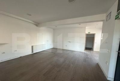 Spatiu comercial de vanzare 66 mp, etajul 2, zona Cetate - 7