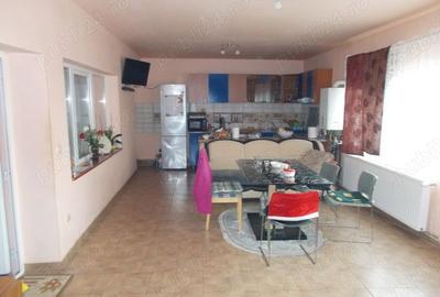 Casă cu 6 camere cu Teren 500 Mp în Săcălaz - 1