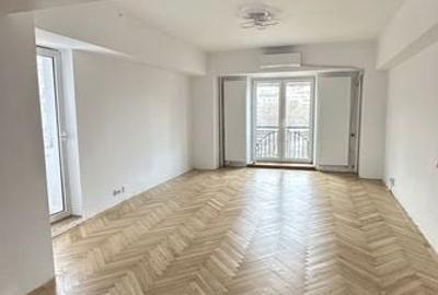 Apartament cu 4 camere în Unirii