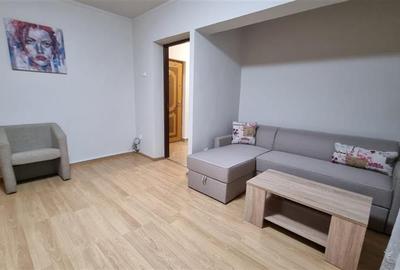 Apartament cu 2 camere decomandat, mobilat în Micro 20