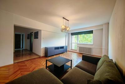 Bd. Unirii - vedere Bulevard - Piata Constituției, Apartament spatios la cheie - 2