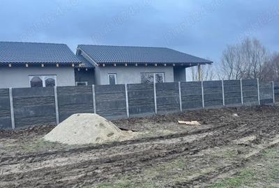 Casă cu Teren 415 Mp în Albina - 1