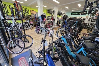 Spațiu comercial, de 135 mp, în Central - 3