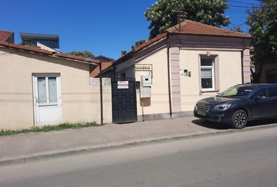 Casa 3 camere - Centru - 120.000 euro (Cod E2) Casa 3 camere - Centru - 120.000 euro (Cod E2) - 1