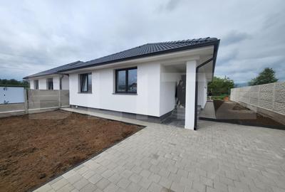 Casa de vanzare, 83 mp, cu 4 camere, zona Partos