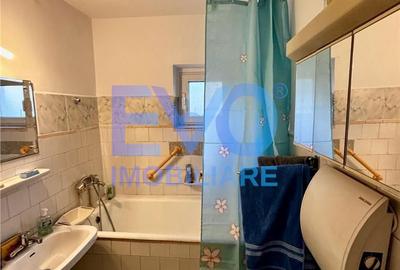 Apartament cu 3 camere decomandat în Canta - 1