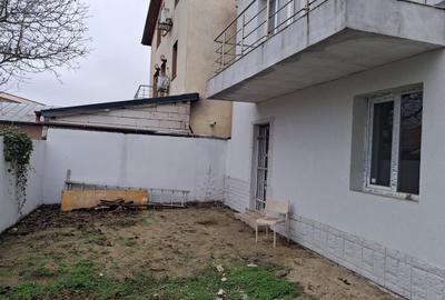 Casă cu 5 camere cu Teren 250 Mp în Central