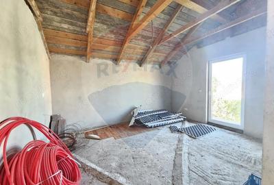 Casă cu Teren 1439 Mp în Darova - 1