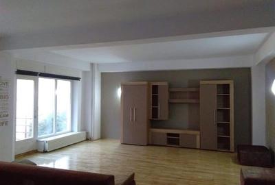 Apartament cu 3 camere semidecomandat, mobilat în Gheorgheni