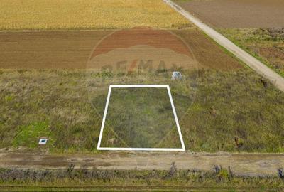 Teren Construcții intravilan de 650 mp, în Nord - 1