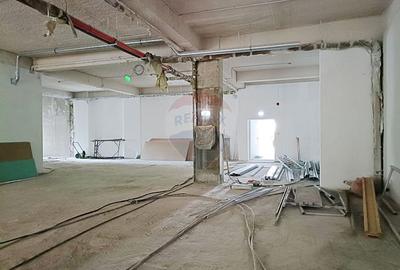 Spațiu comercial, de 448.20001220703 mp, în Nord-Vest - 21