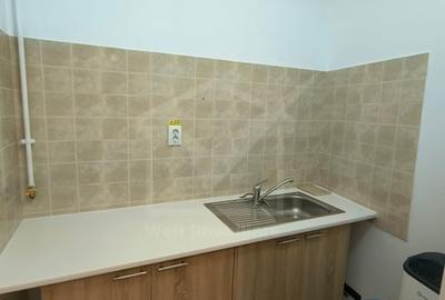 Birou, de 41 mp, în Central - 3