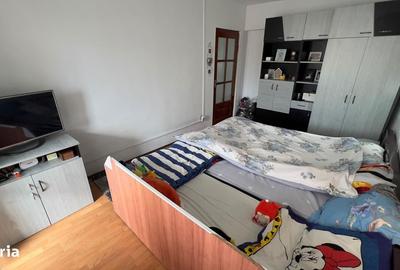 Apartament cu 4 camere decomandat în Petros - 4