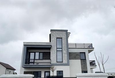 Casă cu 4 camere cu Canalizare în Exterior Vest - 2