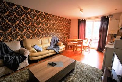 Penthouse cu 4 camere decomandat, mobilat în Central
