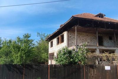 Casă cu 4 camere în Barza - 1