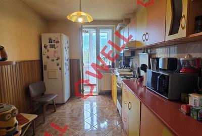 Apartament cu 3 camere în Central - 1