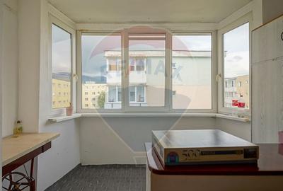Apartament de 3 camere de vanzare in Sacele - Comision 0% - 12