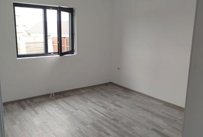 Casă cu 3 camere în Lumina - 1