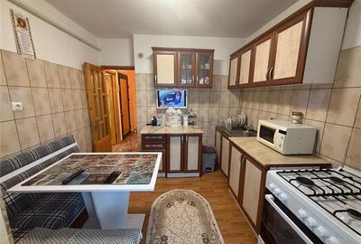 Apartament cu 3 camere decomandat, 2 bai, etajul 2 Cug Aleea Tudor Neculai - 7
