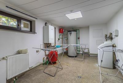 Casă individuală cu 11 camere cu Canalizare în Pantelimon - 38