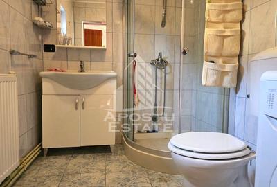 Casă cu 5 camere cu Teren 4421 Mp în Central - 2