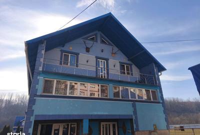 Casă cu 8 camere cu Teren 2300 Mp în Central - 18