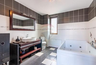 Casă cu 7 camere cu Teren 745 Mp în Corbeanca - 10