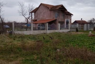Casă cu 4 camere în Parța - 2