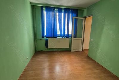 Apartament cu 3 camere decomandat în Liviu Rebreanu