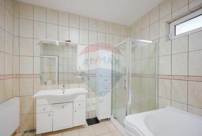 Casa cu piscina ?i garaj de vanzare in Sanmartin, B... - 8