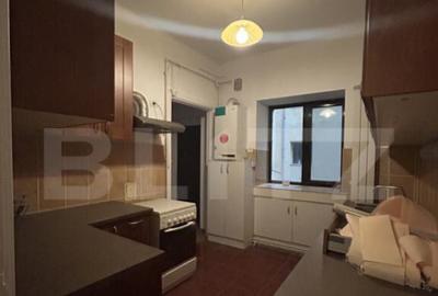 Apartament cu 5 camere semidecomandat, mobilat în P-ța Amzei - 12