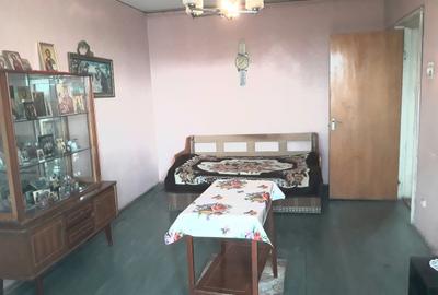 Apartament cu 3 camere decomandat în Pantelimon