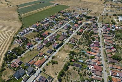 Loc de casa in Sanleani 402 mp - 5