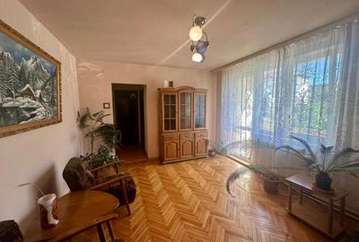 Apartament 3 camere zona Bizo