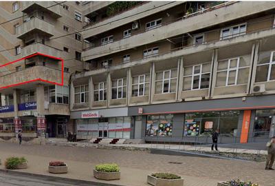 Proprietar, 3 camere, Centrul Civic, Bloc Moldova 1, etaj 1. - 4