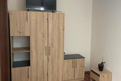 Apartament cu 3 camere semidecomandat în Central - 4