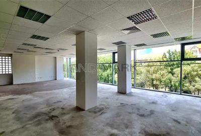 Spațiu comercial, de 287 mp, în Nord - 16