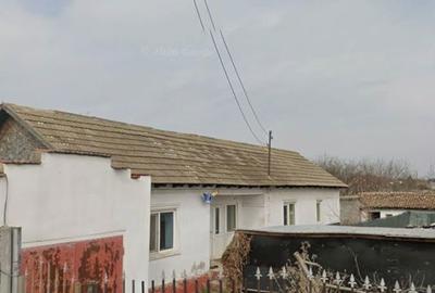 Casă cu 4 camere în Lumina - 1