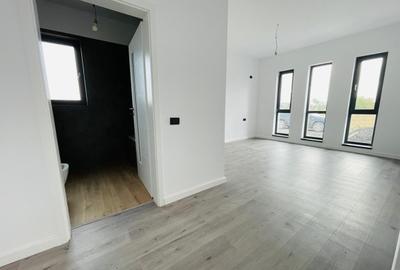 Casă cu 4 camere cu Teren 400 Mp în Țegheș - 2