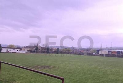 Apartament cu 3 camere , decomandat , cu 2160 mp teren intra - 2