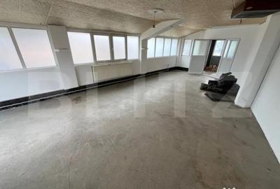 Spațiu comercial, de 220 mp, în Central - 8