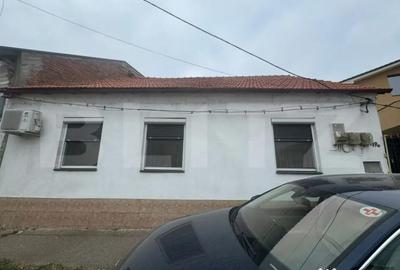 Casă cu 7 camere cu Teren 840 Mp în Central - 18