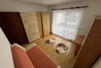 Proprietar ofer spre închiriere un apartament cu 3 camere, decomandat. - 9