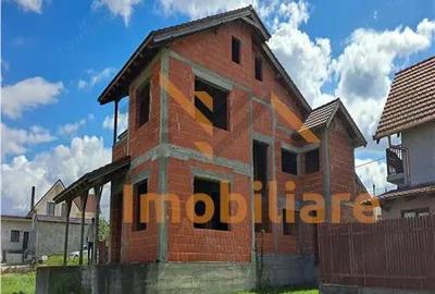 Casă cu Teren 1113 Mp în Cordău - 5