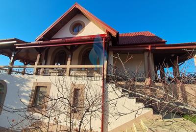 Vila eleganta P+E+M si 1000mp teren, Bucium-Iasi. - 2