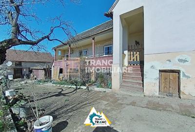 Casă cu 5 camere cu Canalizare în Zăbrani