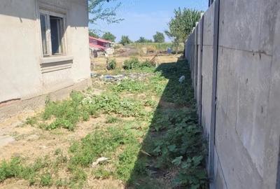 Casă cu 3 camere cu Teren 1000 Mp în Moțăței - 1